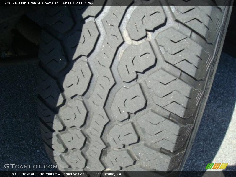 White / Steel Gray 2006 Nissan Titan SE Crew Cab