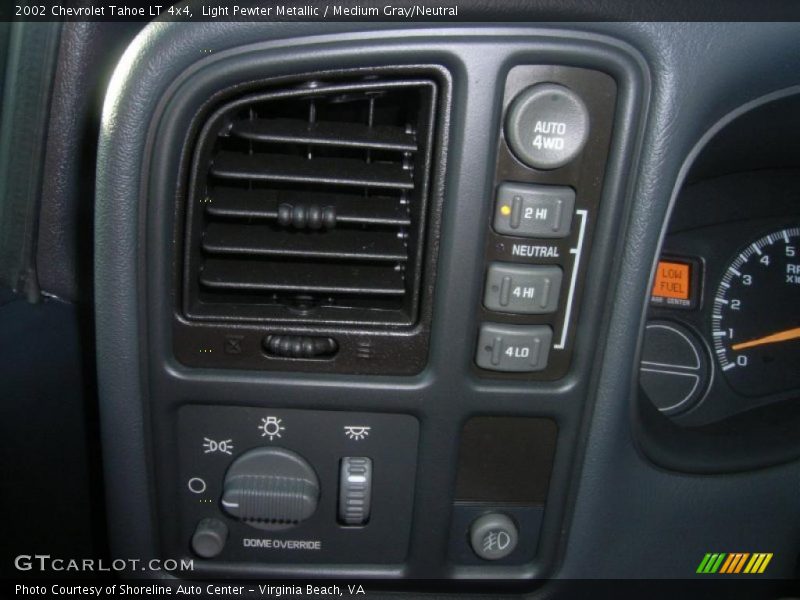 Light Pewter Metallic / Medium Gray/Neutral 2002 Chevrolet Tahoe LT 4x4