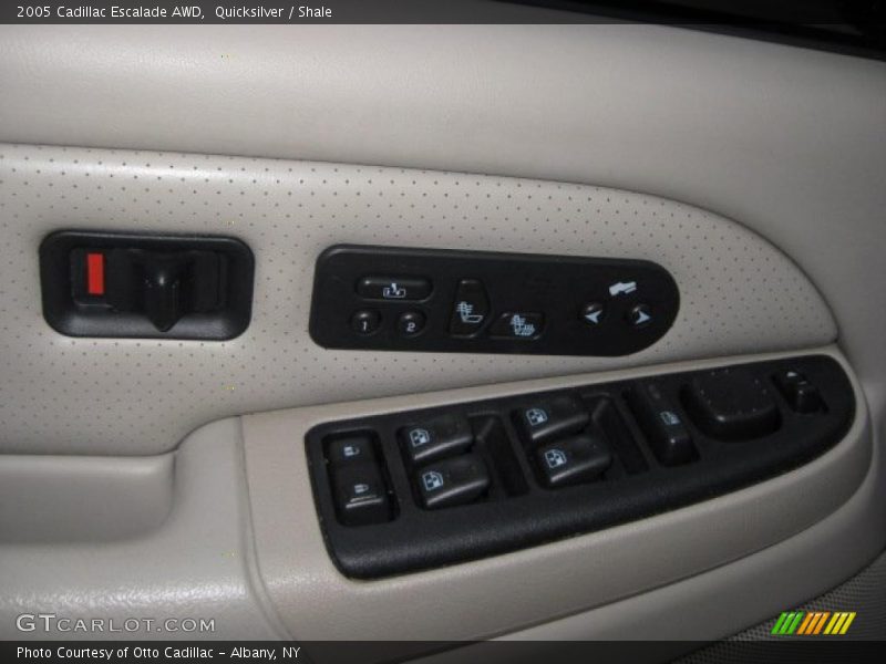 Quicksilver / Shale 2005 Cadillac Escalade AWD