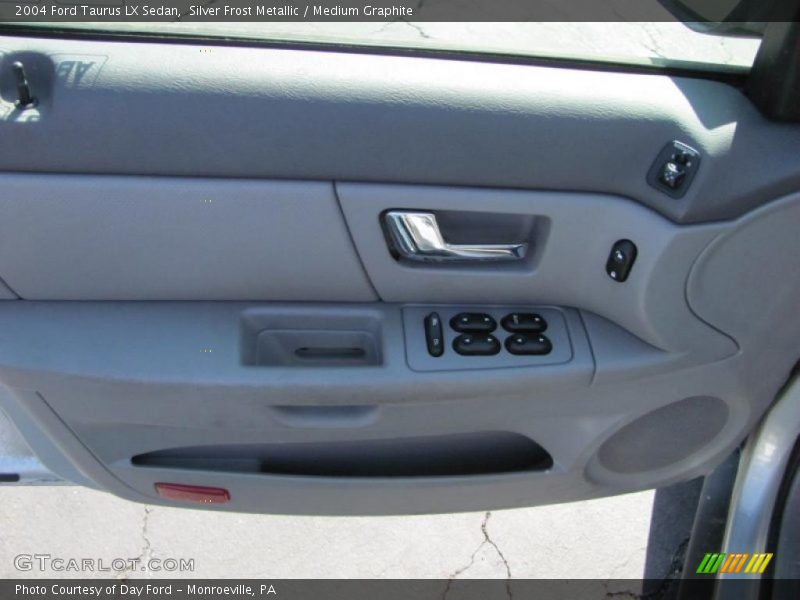 Silver Frost Metallic / Medium Graphite 2004 Ford Taurus LX Sedan