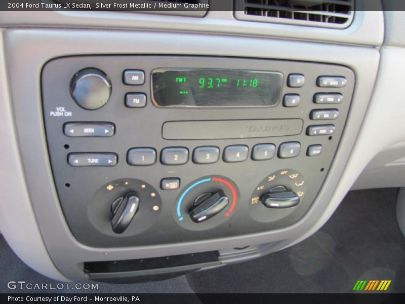 Silver Frost Metallic / Medium Graphite 2004 Ford Taurus LX Sedan