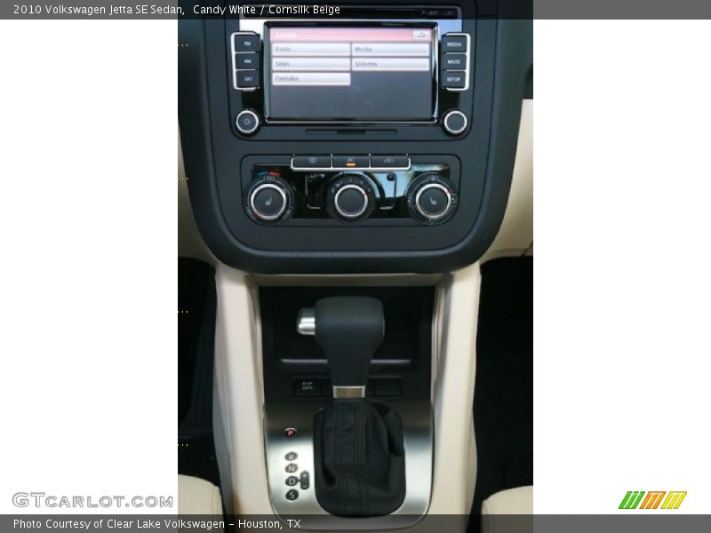 Candy White / Cornsilk Beige 2010 Volkswagen Jetta SE Sedan