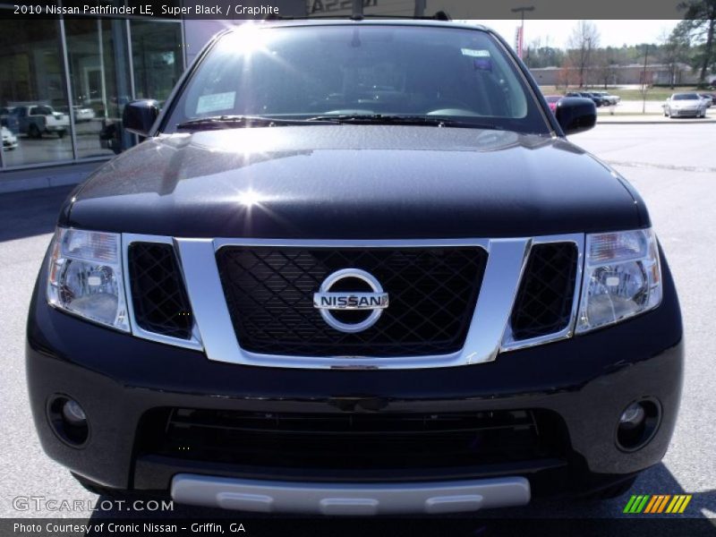 Super Black / Graphite 2010 Nissan Pathfinder LE