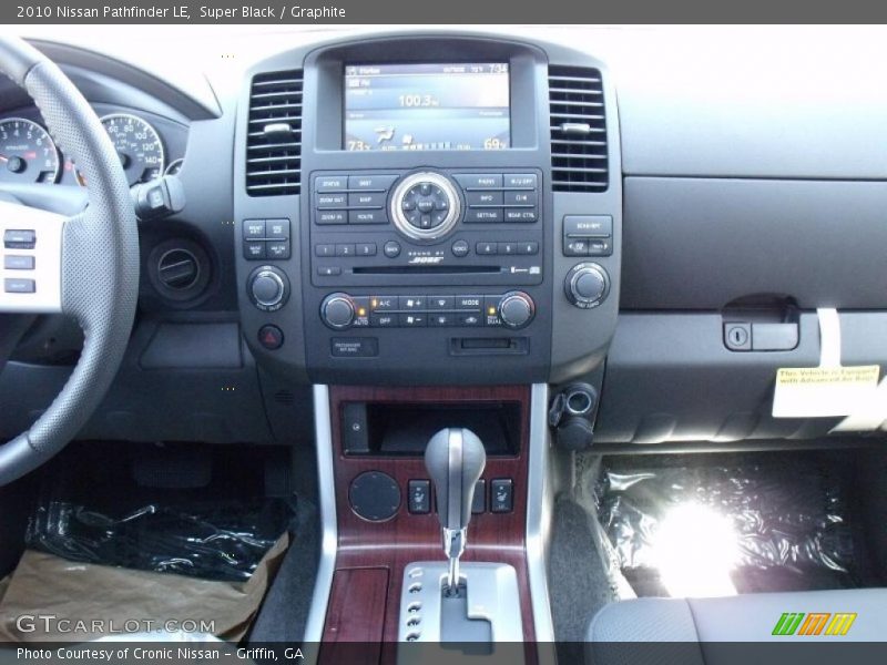 Super Black / Graphite 2010 Nissan Pathfinder LE