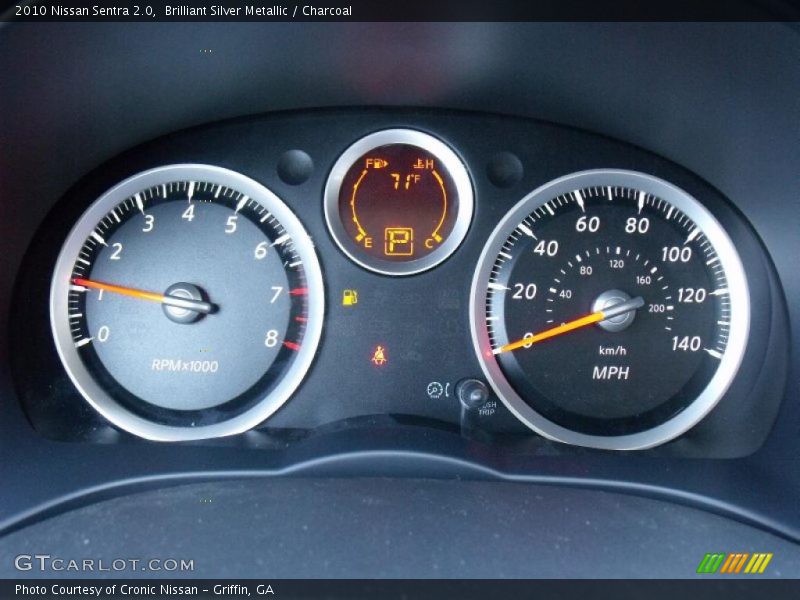 Brilliant Silver Metallic / Charcoal 2010 Nissan Sentra 2.0