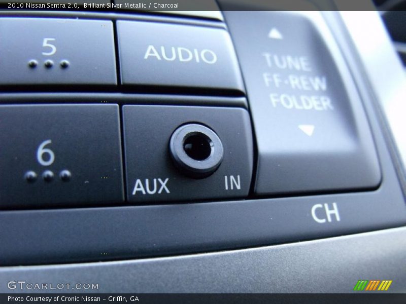 Brilliant Silver Metallic / Charcoal 2010 Nissan Sentra 2.0