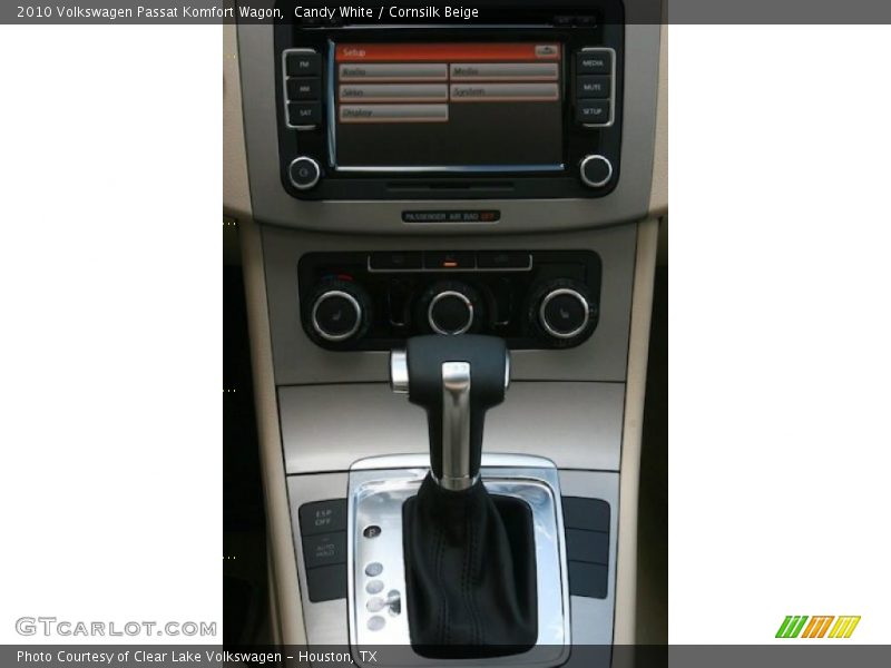 Candy White / Cornsilk Beige 2010 Volkswagen Passat Komfort Wagon