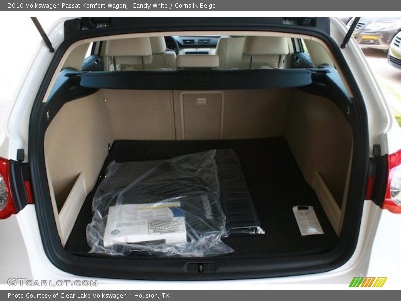 Candy White / Cornsilk Beige 2010 Volkswagen Passat Komfort Wagon