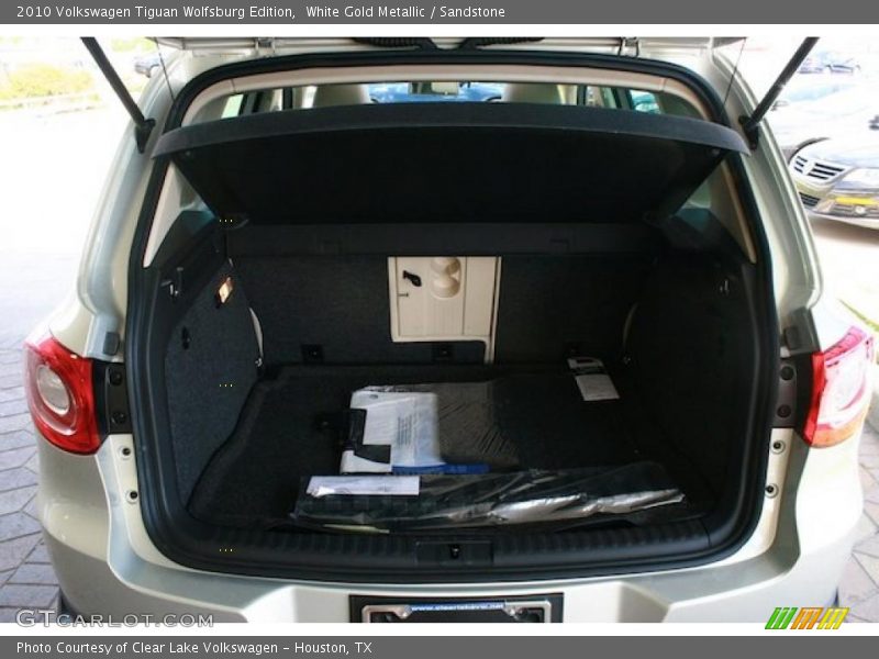 White Gold Metallic / Sandstone 2010 Volkswagen Tiguan Wolfsburg Edition