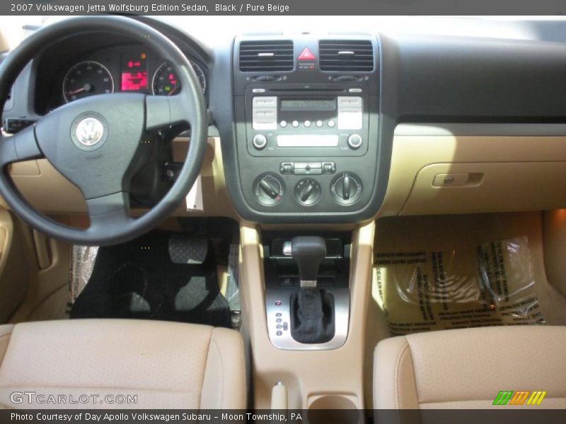 Black / Pure Beige 2007 Volkswagen Jetta Wolfsburg Edition Sedan