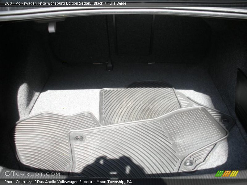 Black / Pure Beige 2007 Volkswagen Jetta Wolfsburg Edition Sedan