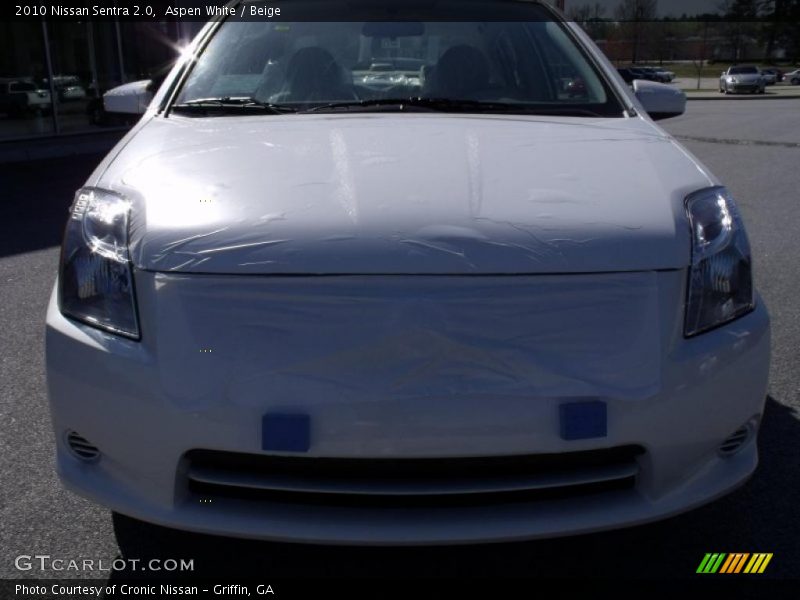 Aspen White / Beige 2010 Nissan Sentra 2.0