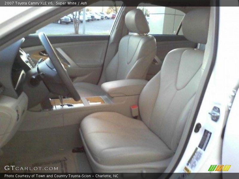 Super White / Ash 2007 Toyota Camry XLE V6