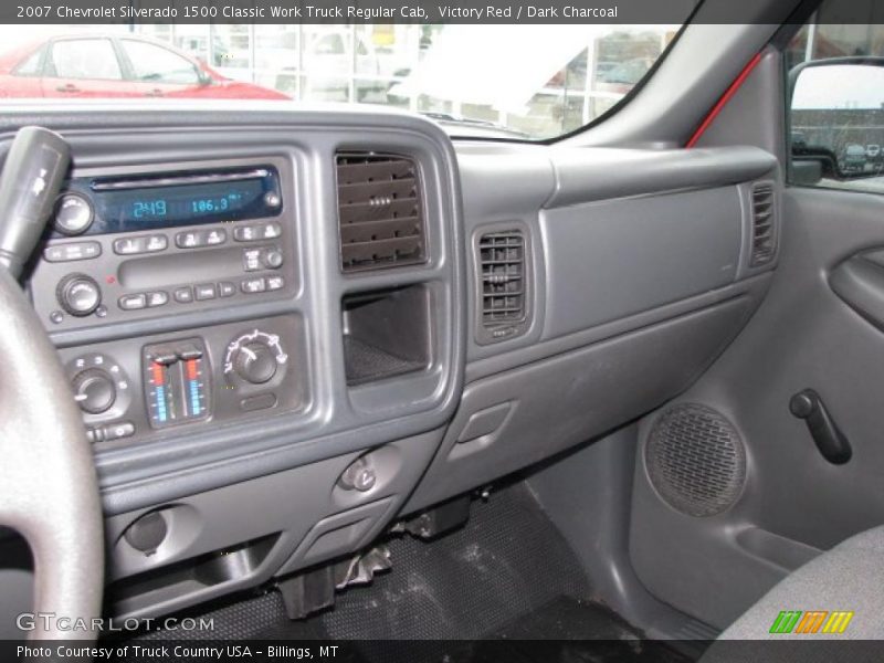 Victory Red / Dark Charcoal 2007 Chevrolet Silverado 1500 Classic Work Truck Regular Cab