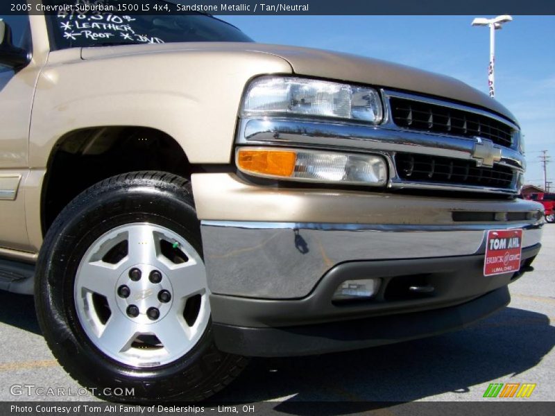 Sandstone Metallic / Tan/Neutral 2005 Chevrolet Suburban 1500 LS 4x4