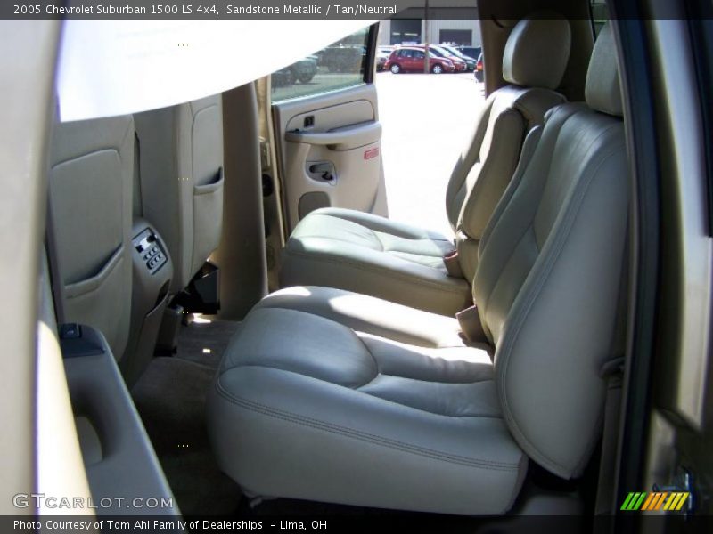 Sandstone Metallic / Tan/Neutral 2005 Chevrolet Suburban 1500 LS 4x4