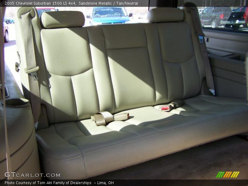 Sandstone Metallic / Tan/Neutral 2005 Chevrolet Suburban 1500 LS 4x4