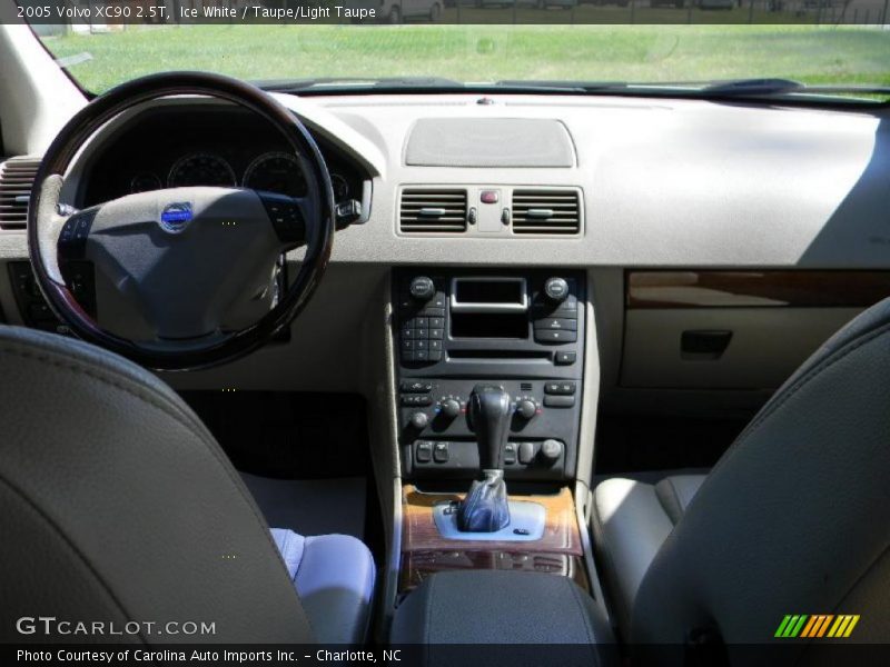 Ice White / Taupe/Light Taupe 2005 Volvo XC90 2.5T