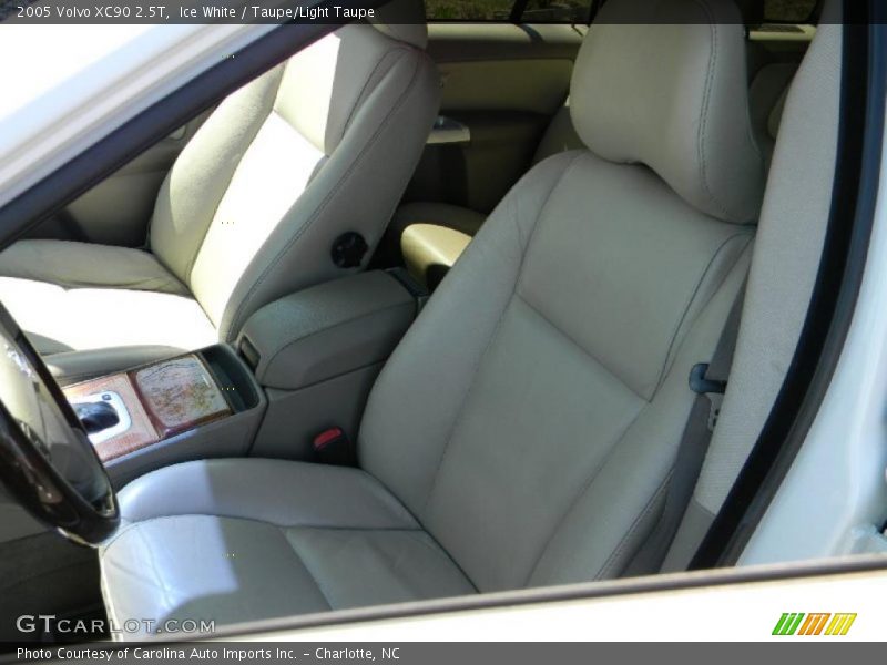 Ice White / Taupe/Light Taupe 2005 Volvo XC90 2.5T