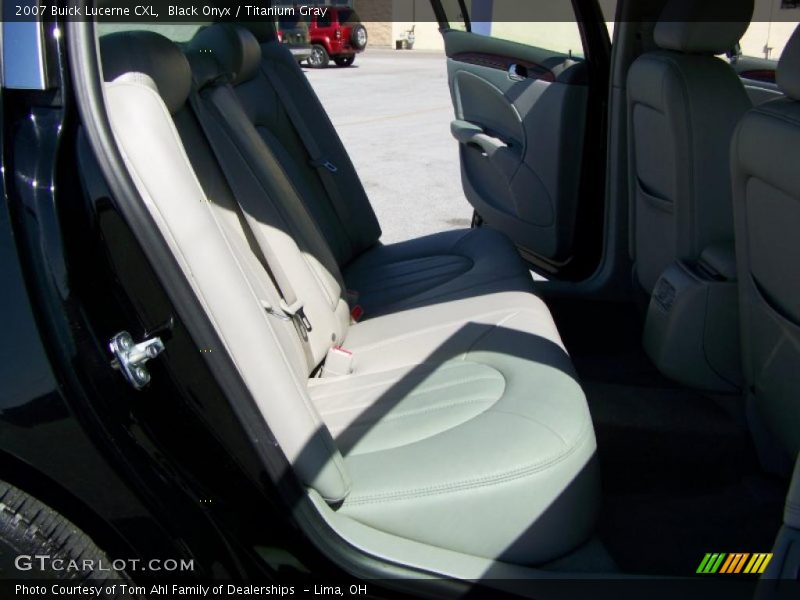 Black Onyx / Titanium Gray 2007 Buick Lucerne CXL
