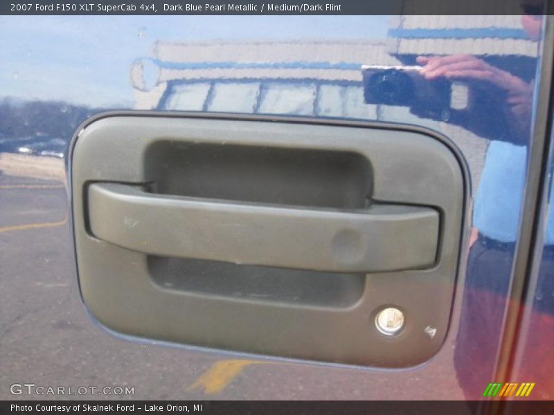 Dark Blue Pearl Metallic / Medium/Dark Flint 2007 Ford F150 XLT SuperCab 4x4