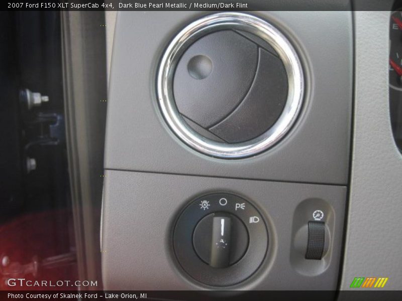 Dark Blue Pearl Metallic / Medium/Dark Flint 2007 Ford F150 XLT SuperCab 4x4