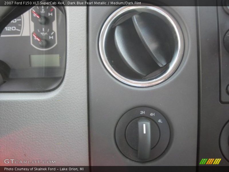Dark Blue Pearl Metallic / Medium/Dark Flint 2007 Ford F150 XLT SuperCab 4x4