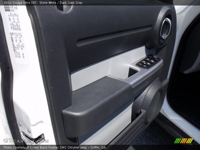 Stone White / Dark Slate Gray 2010 Dodge Nitro SXT