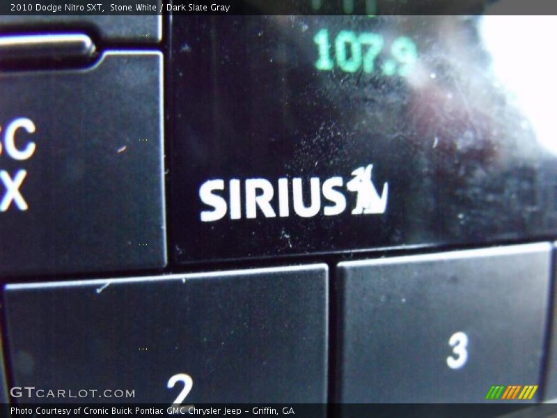 Stone White / Dark Slate Gray 2010 Dodge Nitro SXT