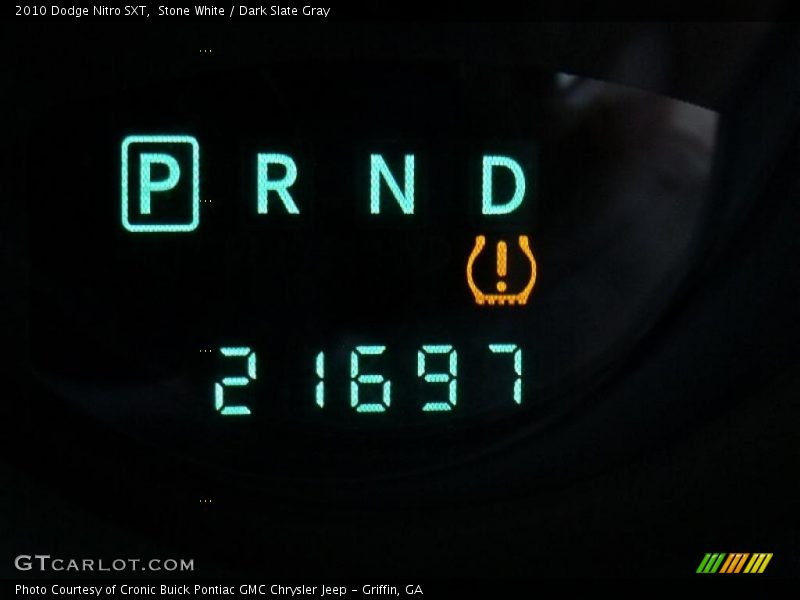 Stone White / Dark Slate Gray 2010 Dodge Nitro SXT