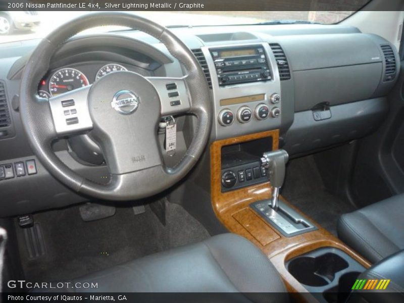 Silver Lightning Metallic / Graphite 2006 Nissan Pathfinder LE 4x4