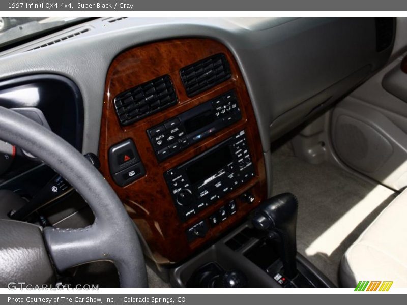 Super Black / Gray 1997 Infiniti QX4 4x4
