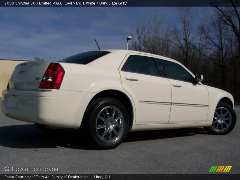 Cool Vanilla White / Dark Slate Gray 2008 Chrysler 300 Limited AWD