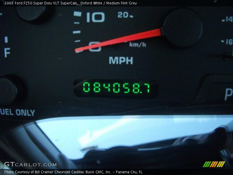 Oxford White / Medium Flint Grey 2003 Ford F250 Super Duty XLT SuperCab