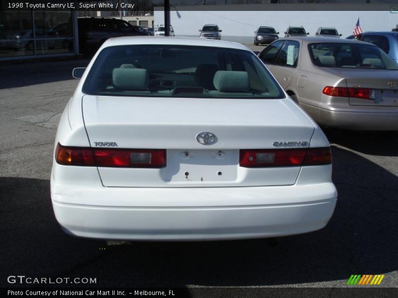 Super White / Gray 1998 Toyota Camry LE