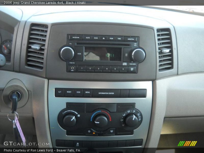 Black / Khaki 2006 Jeep Grand Cherokee Laredo 4x4