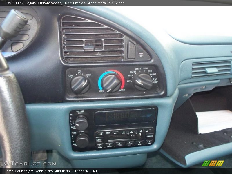 Medium Sea Green Metallic / Green 1997 Buick Skylark Custom Sedan