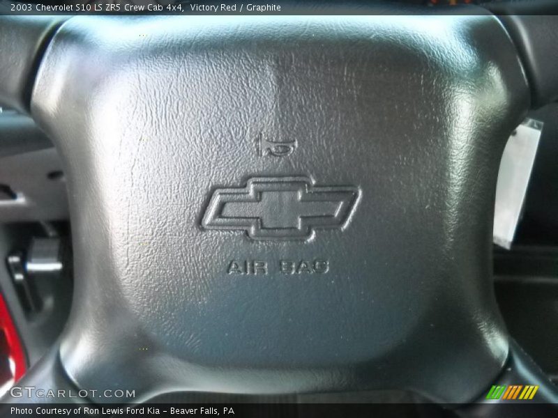 Victory Red / Graphite 2003 Chevrolet S10 LS ZR5 Crew Cab 4x4