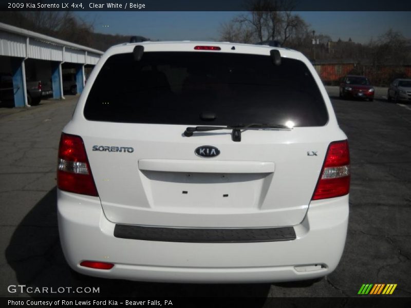 Clear White / Beige 2009 Kia Sorento LX 4x4