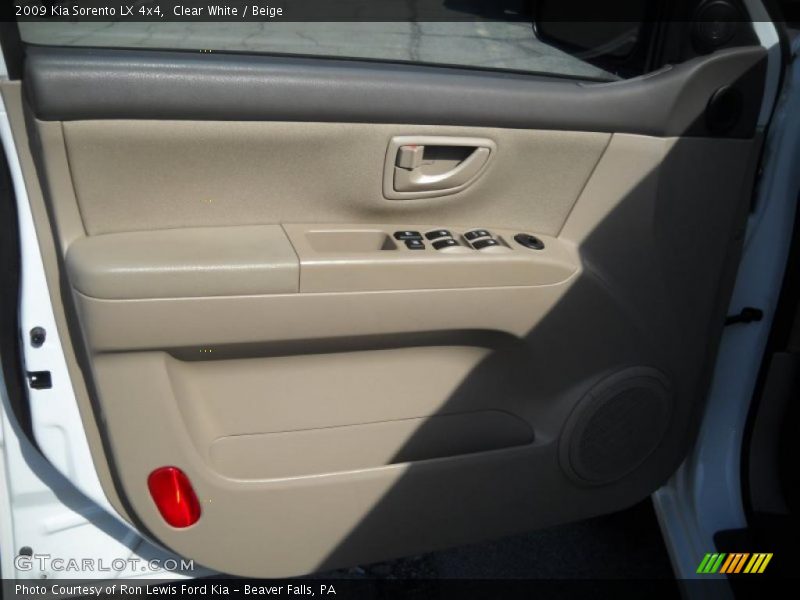 Clear White / Beige 2009 Kia Sorento LX 4x4