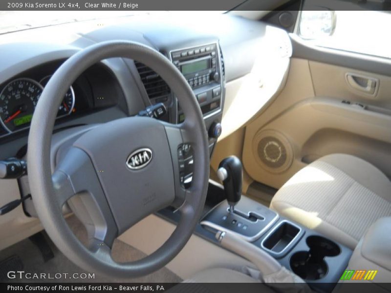Clear White / Beige 2009 Kia Sorento LX 4x4