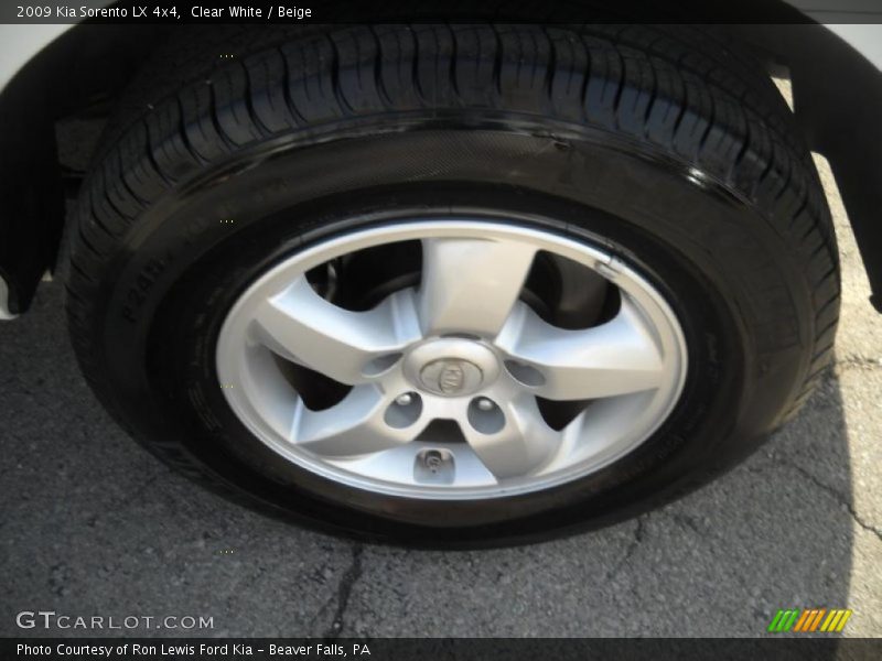 Clear White / Beige 2009 Kia Sorento LX 4x4