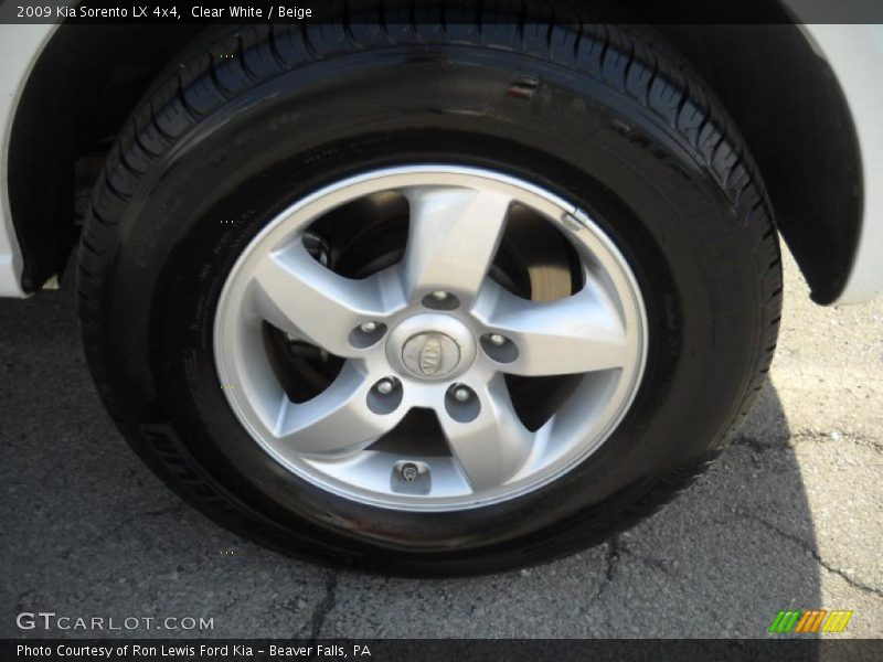 Clear White / Beige 2009 Kia Sorento LX 4x4