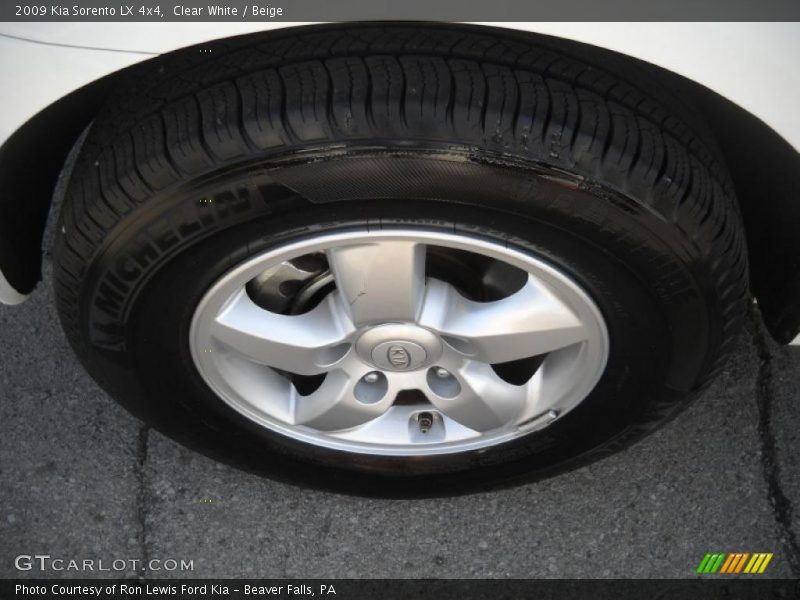 Clear White / Beige 2009 Kia Sorento LX 4x4