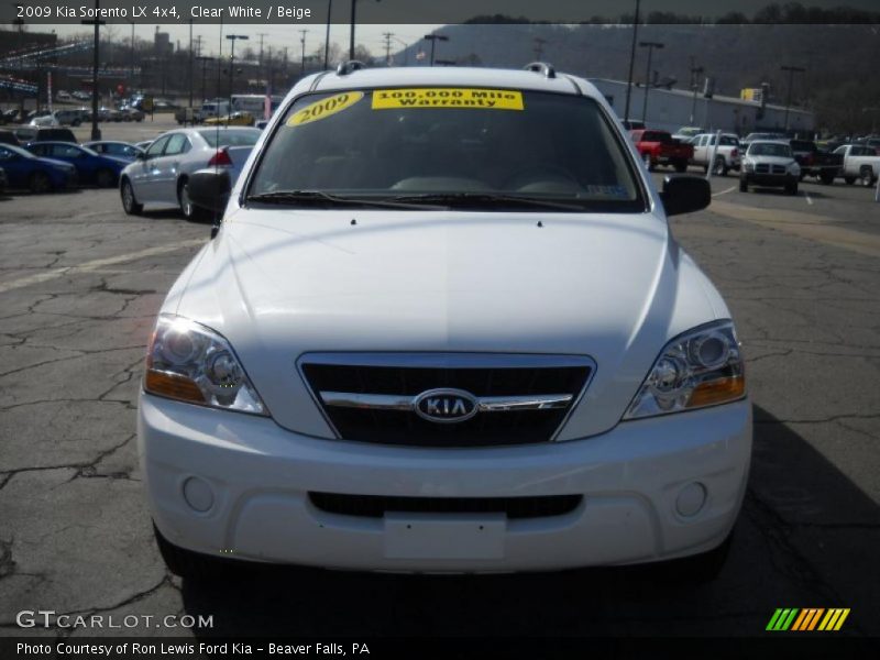 Clear White / Beige 2009 Kia Sorento LX 4x4