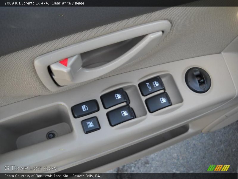 Clear White / Beige 2009 Kia Sorento LX 4x4