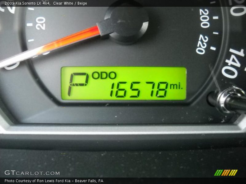 Clear White / Beige 2009 Kia Sorento LX 4x4