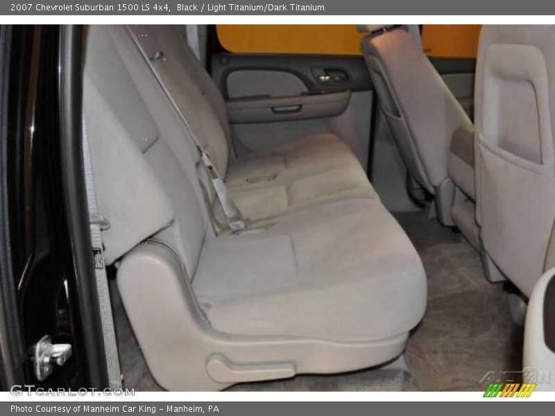 Black / Light Titanium/Dark Titanium 2007 Chevrolet Suburban 1500 LS 4x4