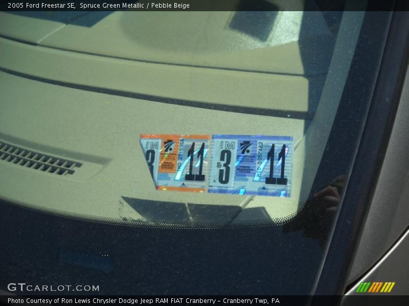 Spruce Green Metallic / Pebble Beige 2005 Ford Freestar SE