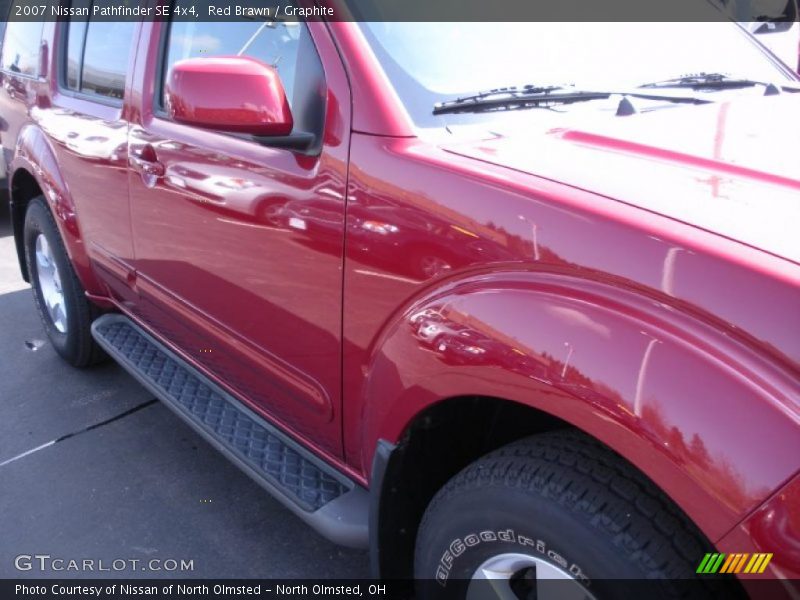Red Brawn / Graphite 2007 Nissan Pathfinder SE 4x4